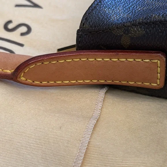 Louis Vuitton Looping MM Monogram Shoulder Bag - Picture 5 of 16